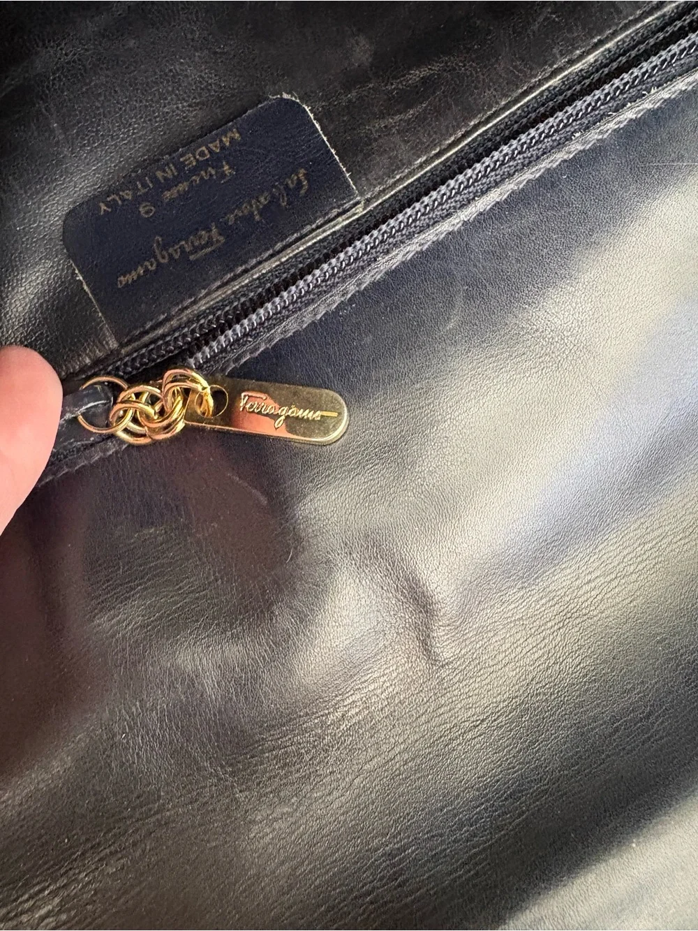 VTG Salvatore Ferragamo Black Leather Flap Bag + Wanda Tri-Fold WalletSET 2items - Picture 16 of 16